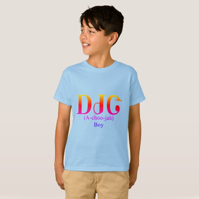 Achuja - Junge in Cherokee Mutlicolor T-Shirt (Vorne ganz)