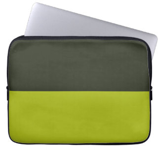 Acid Green - Greenish Black Laptopschutzhülle