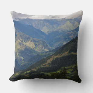Ackerland und Dorf im Himalaya Kissen