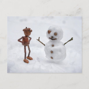 Acorn Elf macht einen Schneemann Winterpostkarte Postkarte