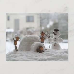 Acorn-Elfen spielen mit der Schnee-Winter-Postkart Postkarte
