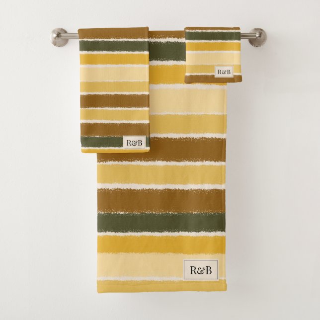 Across The Lines - Warm Earthy Monogram Towel Badhandtuch Set (Insitu)