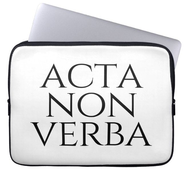 Acta Non Verba Laptopschutzhülle (Vorderseite)