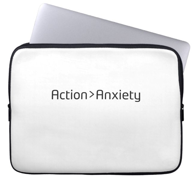 Action Over Anxiety Minimalist Laptop Sleeve (Vorderseite)