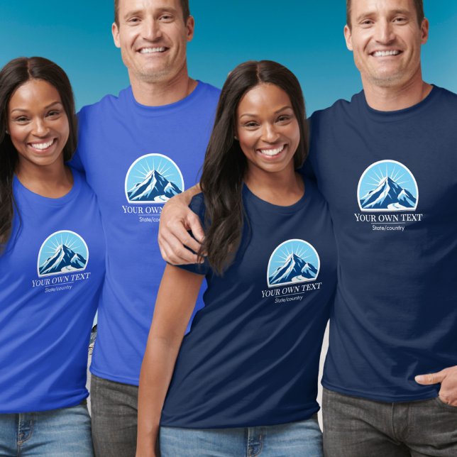 Add your own text ski resort mountain souvenir  T-Shirt (Von Creator hochgeladen)