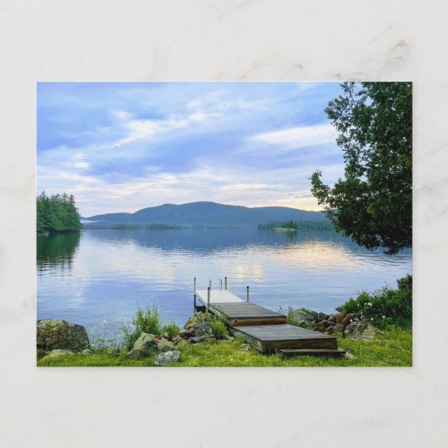 Adirondack See und Berge Postkarte mit Kayaks (Vorderseite)