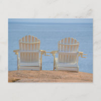 Adirondack-Stühle am Meer Postkarte