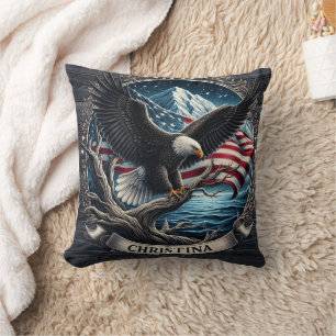 Adler auf den Bergen mit amerikanischer Flagge Kissen