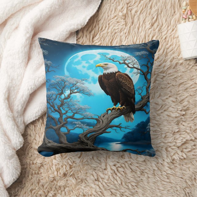 Adler auf einem Zweig unter Vollmond Kissen (Decke)