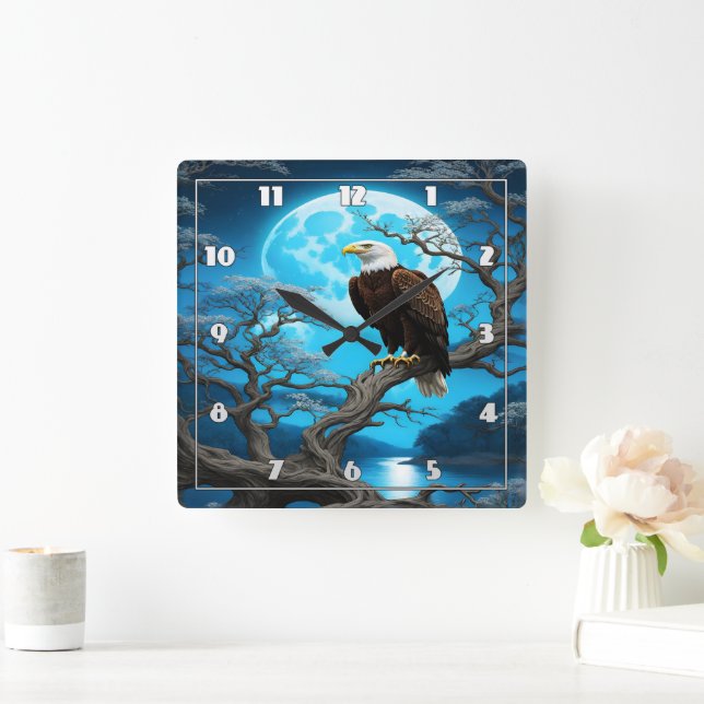 Adler auf einem Zweig unter Vollmond Quadratische Wanduhr (Zuhause)