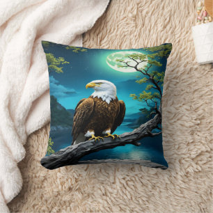 Adler auf Zweig unter Vollmond Kissen