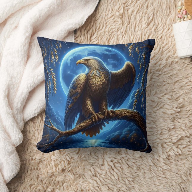 Adler auf Zweig unter Vollmond Kissen (Decke)