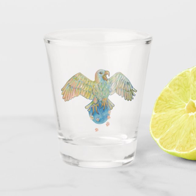 Adler trägt die Erde Schnapsglas (Vorderseite)