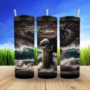 Adler über wilde Ozeanwellen Thermosbecher