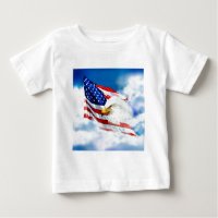 Adler und amerikanische Flagge