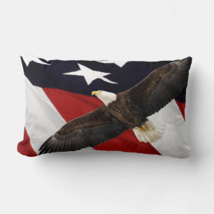 Adler und amerikanische Flagge Lendenkissen
