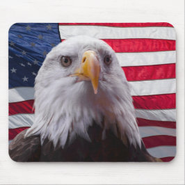 Adler und amerikanische Flagge Mousepad
