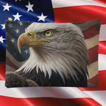 Adler und amerikanische Flagge