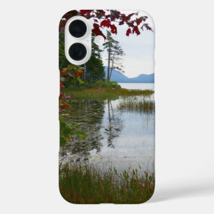 Adlersee und Blätter des Roten Apfels II iPhone 16 Hülle