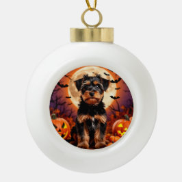 Adlige Welpe mit Halloween-Hintergrund Keramik Kugel-Ornament