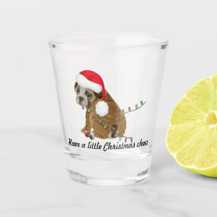 Adlige Welpe mit Weihnachtshut und -licht Schnapsglas