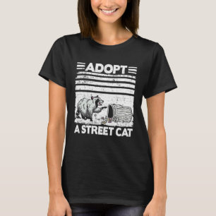 Adoptiere eine Straßenkatze Lustiger Waschbär 4 T-Shirt