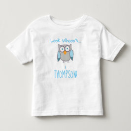 Adoptierter Eulen-letzter Name - Name-Shirt Kleinkind T-shirt