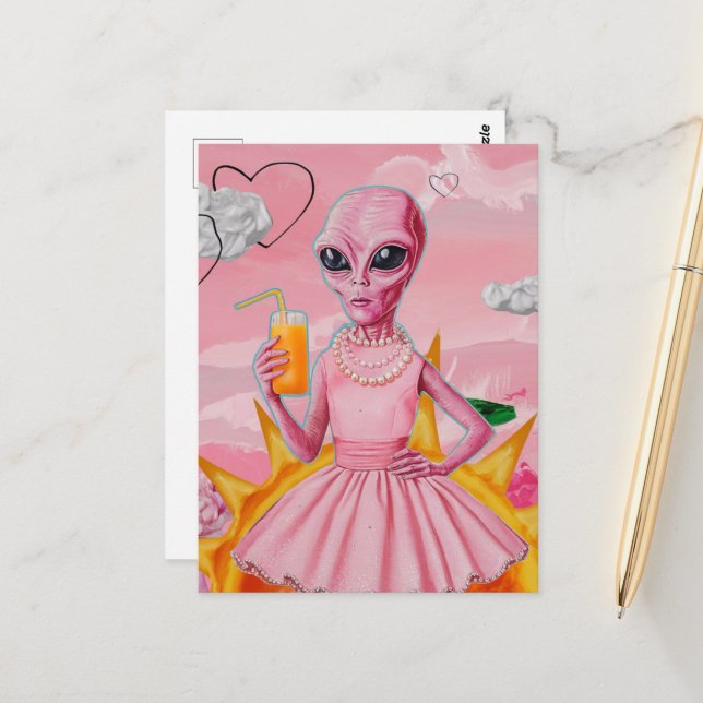 Adorable Alien Lady in Rosa mit Orangensaft Postkarte (Vorderseite/Rückseite Beispiel)