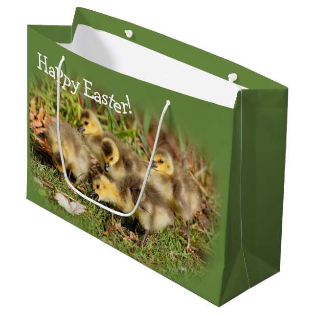 Adorable Baby Canada Gänse auf dem Gras Große Geschenktüte (Vorderseite Schrägansicht)
