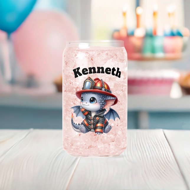 Adorable Baby Dragon gekleidet als Feuerwehr Dosenglas (Insitu (Baby Party))