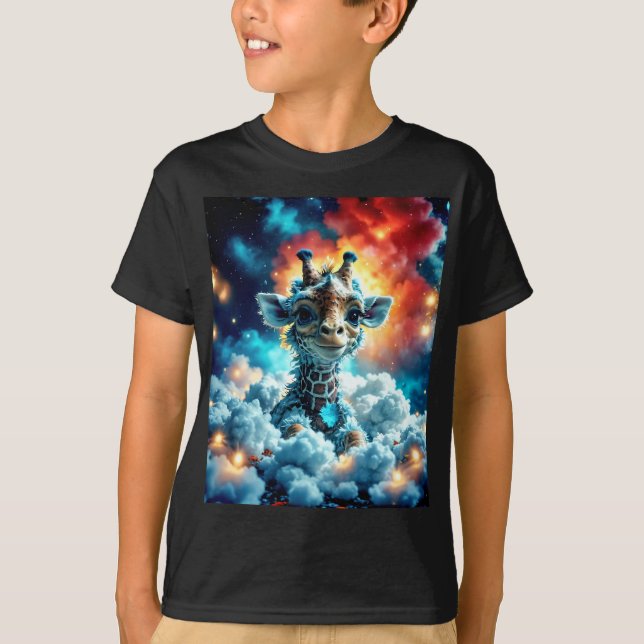 Adorable Baby Giraffe Kopf in Wolken T-Shirt (Vorderseite)