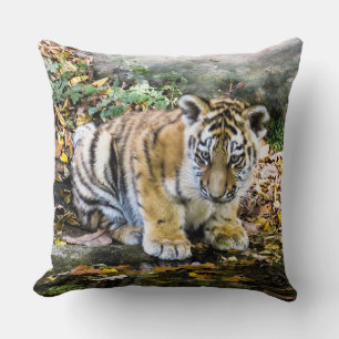 Adorable Baby Tiger Cub Kissen
