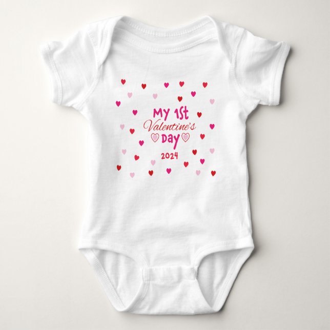 Adorable Baby's First Valentinstag Shirt (Vorderseite)