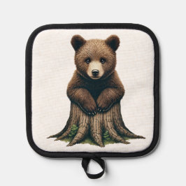 Adorable Bären Cub sitzend auf Baumstumpf Topflappen