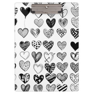 Adorable Black Heart Scribe Zeichnend Klemmbrett