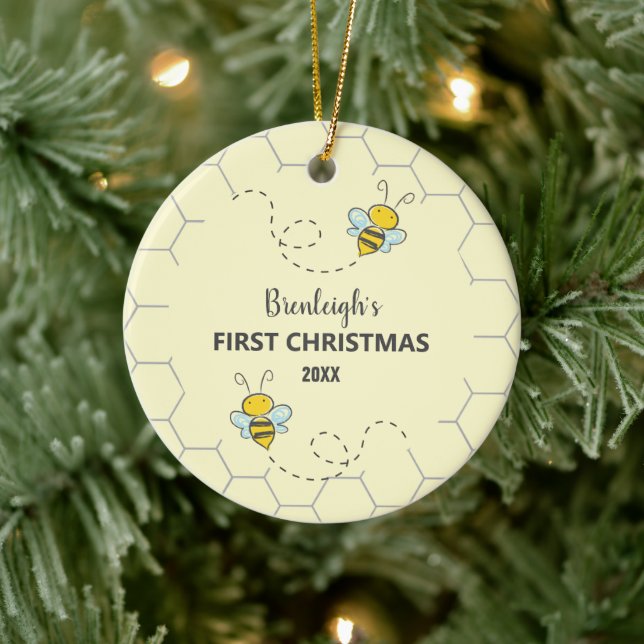 Adorable Bumble Bee First Christmas Custom Keramik Ornament (Baum)