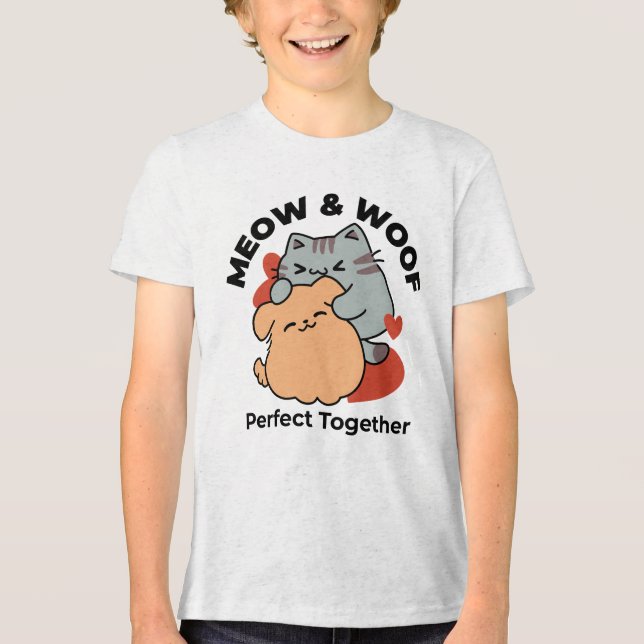 Adorable Cat and Dog Hug - Meow & Woof Design Tri-Blend Shirt (Vorderseite)