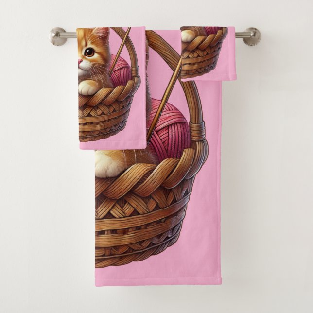 adorable chaton orange en panier avec fils (En situation)