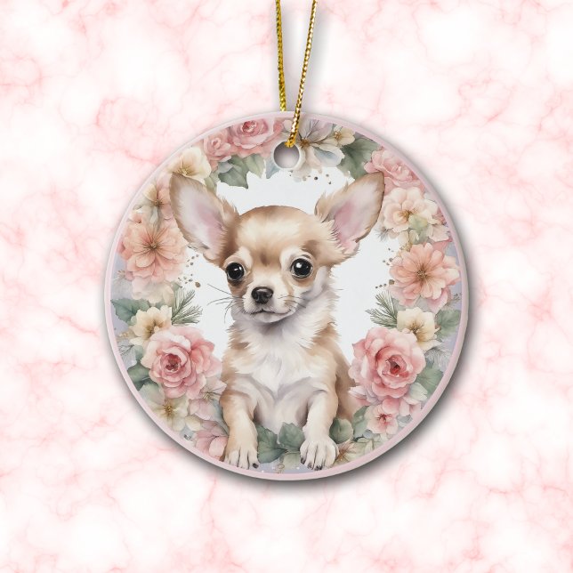 Adorable Chihuahua Puppy Pink Blumenweihnachtsfest Keramik Ornament (Von Creator hochgeladen)