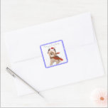 Adorable Christmas Yorkie in Weihnachtsmannmütze Quadratischer Aufkleber<br><div class="desc">Eine sehr niedliche Yorkie,  die in einer Weihnachtsmannmütze für die Weihnachtszeit gekleidet ist. Ein großartiges Hundeliebhaber-Geschenk,  um Ihre Urlaubshüllungen oder Geschenke zu dekorieren.</div>