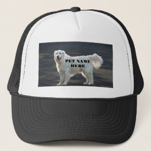 Adorable Dog Stehende Abbildung mit Pet Name Text  Truckerkappe