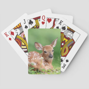 Adorable Fauna, die unter einem Baum liegt Spielkarten