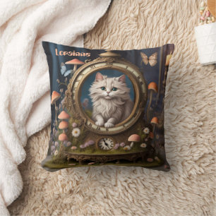 Adorable flauschige Katze in Uhren, Pilze, essbar Kissen