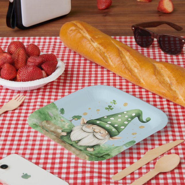 Adorable Green St. Patrick's Day Gnomes Pappteller (Picknick)