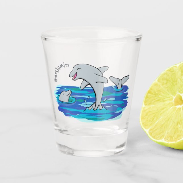 Adorable Happy Delphine Cartoon Illustration Schnapsglas (Vorderseite)