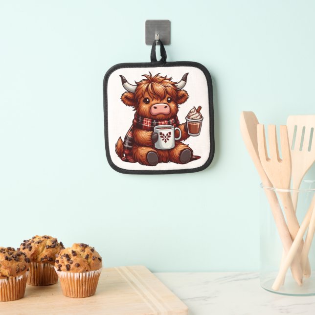 Adorable Highland Cow Genießen gemütliche Getränke Topflappen (Insitu (Hängend))