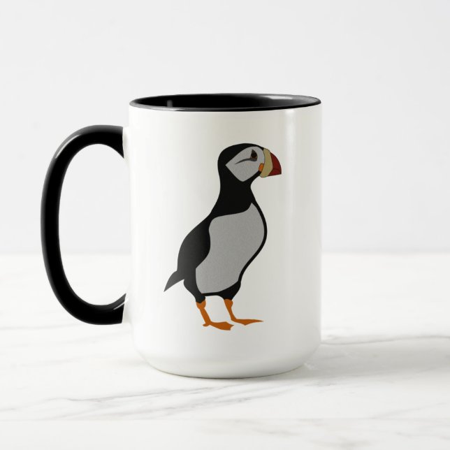Adorable Horned Puffin Stehender Cartoon Tasse (Links)