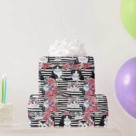 Adorable Katzen Rosen und schwarze Streifen Geschenkpapier