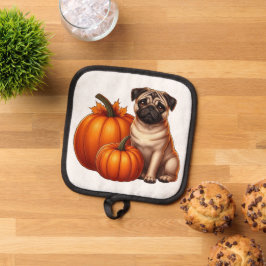 Adorable Mops neben Pumpkins und Blätter sitzen Topflappen
