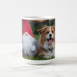 Adorable Plush Gnome and Fluffy Dog Lying in Grass Kaffeetasse